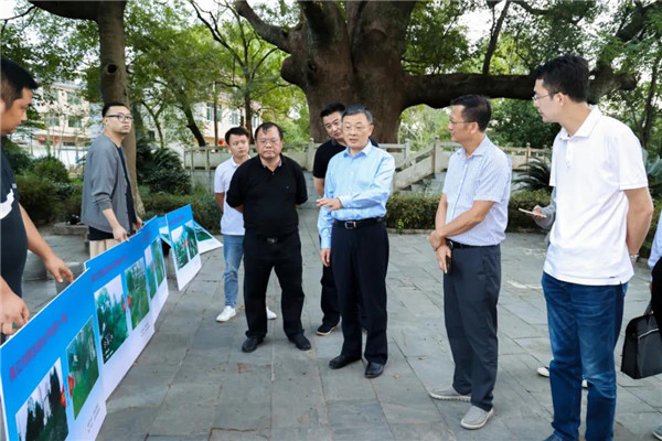 肖承貴深入市城投集團(tuán)重點項目建設(shè)現(xiàn)場調(diào)研