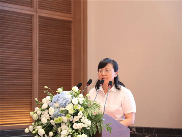 景德鎮(zhèn)城投集團(tuán)與景德鎮(zhèn)農(nóng)商銀行共同舉辦綜合業(yè)務(wù)大樓定向購置項目簽約儀式