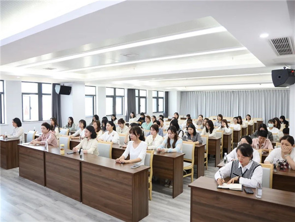 市城投集團召開婦女委員會成立大會